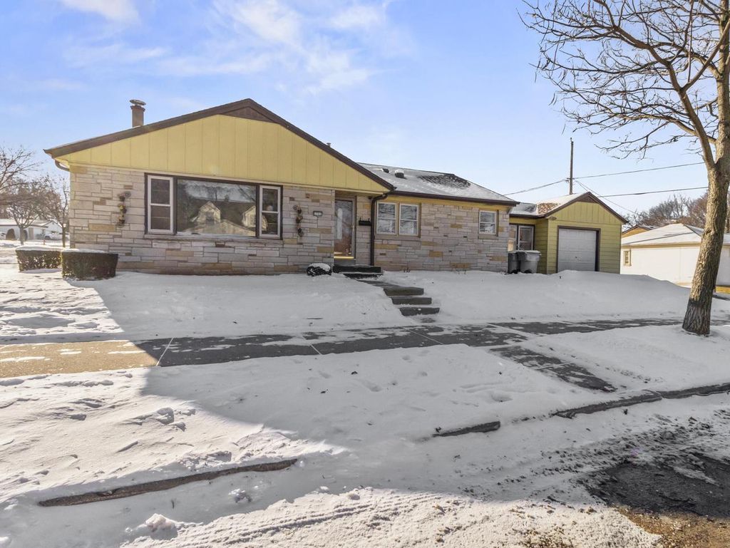 Photo of 5701 W Stack DRIVE, Milwaukee, WI 53219 (MLS # 1948759)