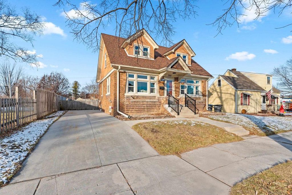 Photo of 1918 S 16th STREET, Sheboygan, WI 53081 (MLS # 50320957)