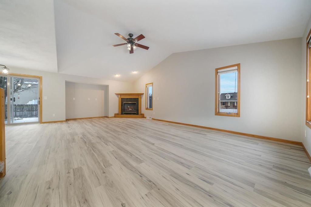 Photo of 814 Lang WAY, Kimberly, WI 54136 (MLS # 50320622)