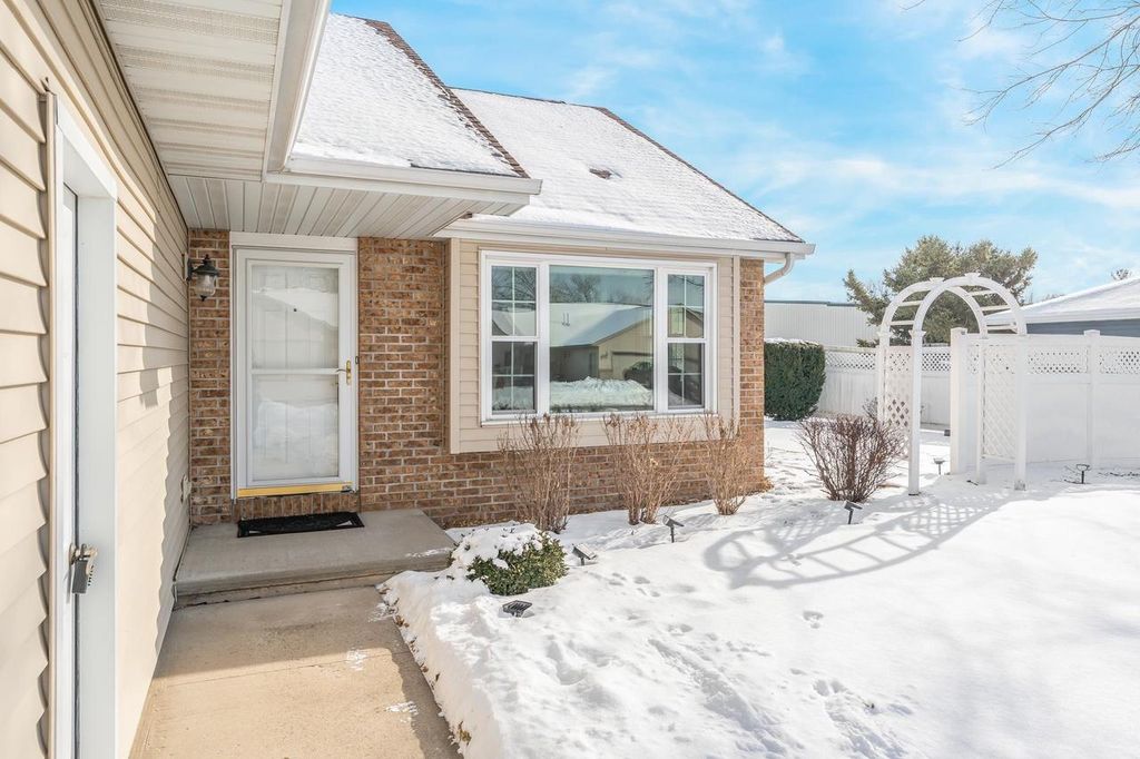 Photo of 3540 N Terri LANE, Appleton, WI 54914 (MLS # 50320910)