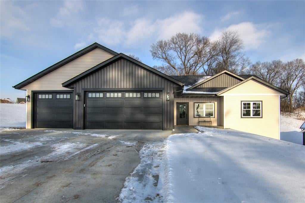 Photo of 1934 Willow Creek PARKWAY, Chippewa Falls, WI 54729 (MLS # 1604736)