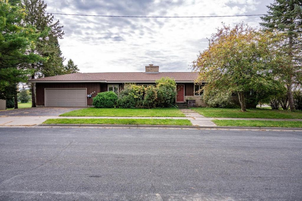 Photo of 804 Pearl STREET, Mauston, WI 53948 (MLS # 2010830)
