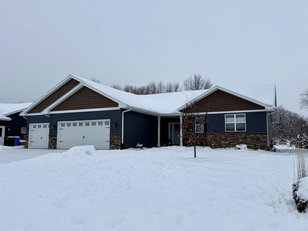Photo of 1045 Barbara CIRCLE, Belleville, WI 53508 (MLS # 2013369)