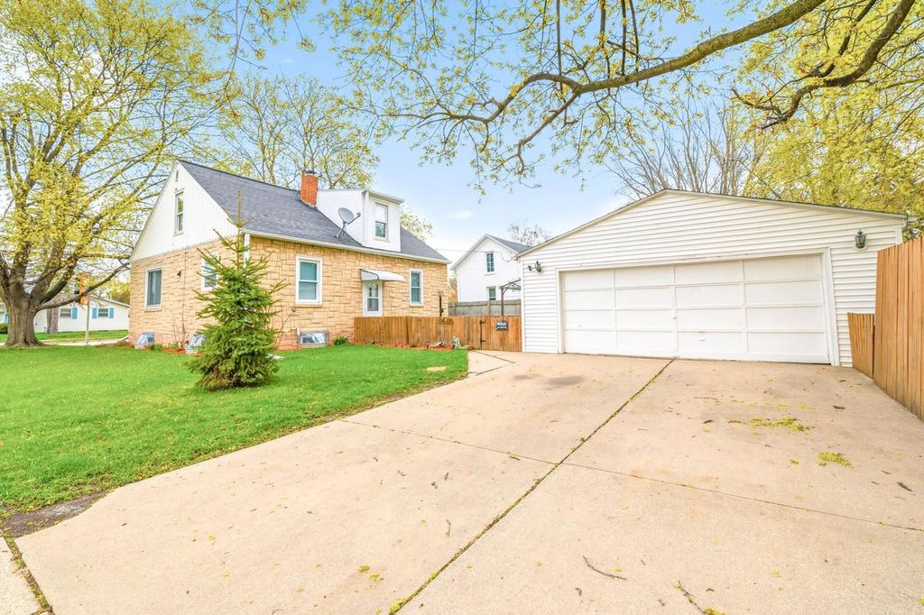 Photo of 1149 9th STREET, Green Bay, WI 54304 (MLS # 50324737)