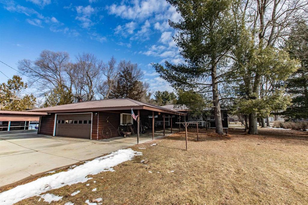 Photo of 230 S Ash STREET, Lone Rock, WI 53556 (MLS # 2016483)