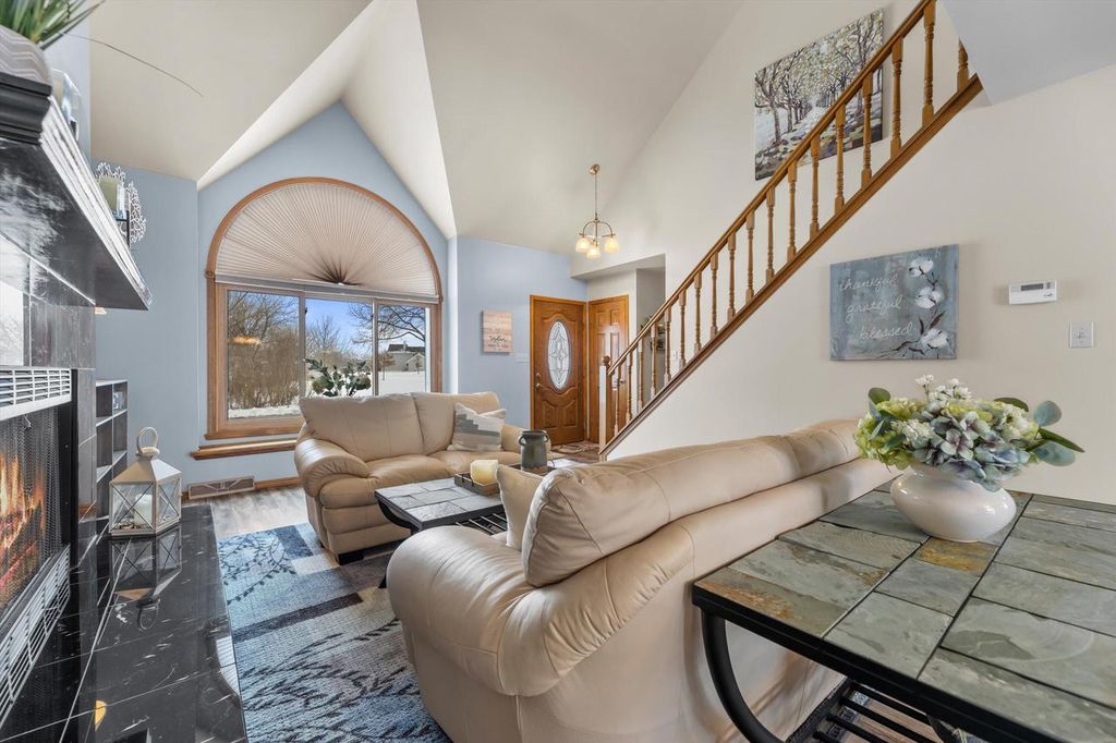 Photo of 2900 E Honeysuckle DRIVE, Oak Creek, WI 53154 (MLS # 1954594)