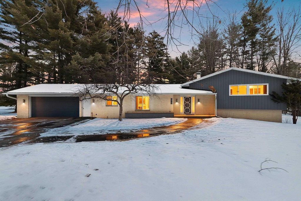 Photo of 540 Jackson COURT, Peshtigo, WI 54157 (MLS # 50320707)