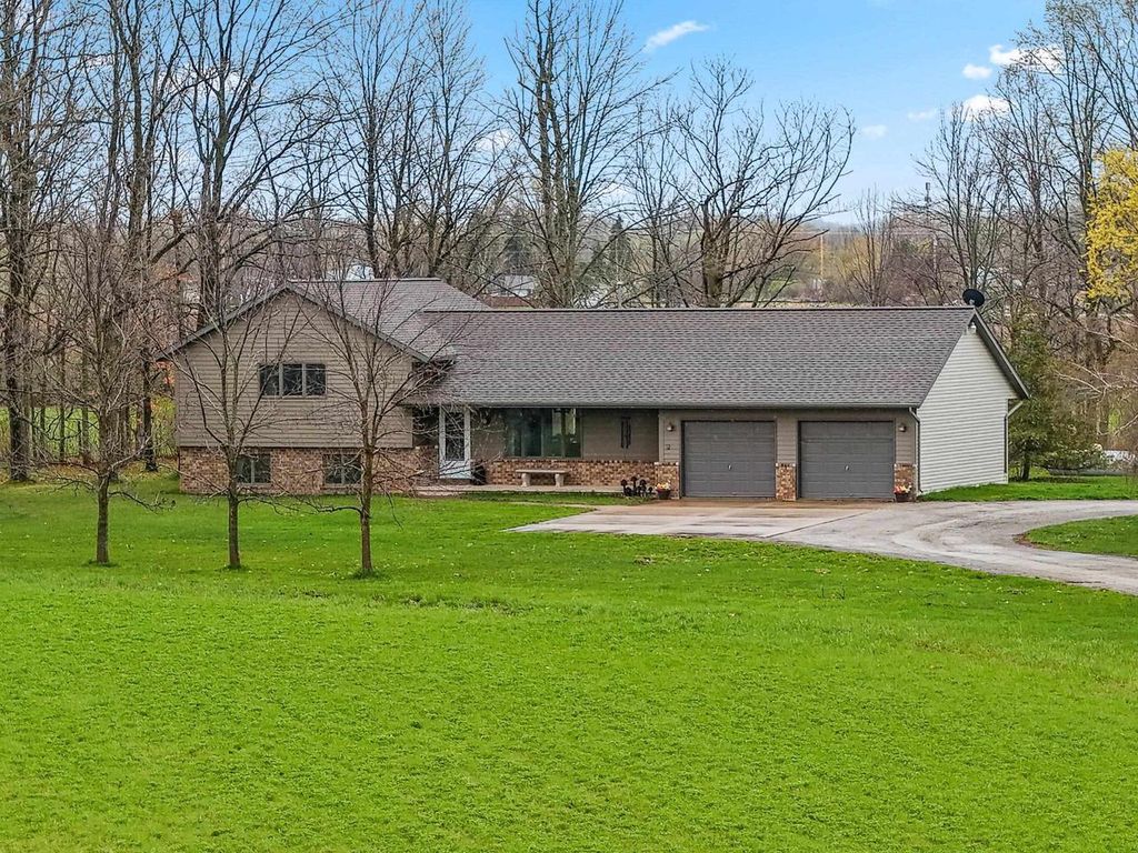 Photo of 3434 Willow ROAD, Green Bay, WI 54311 (MLS # 50324712)