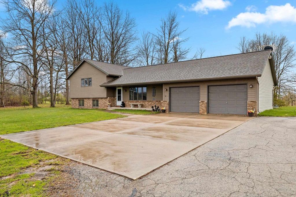 Photo of 3434 Willow ROAD, Green Bay, WI 54311 (MLS # 50324712)