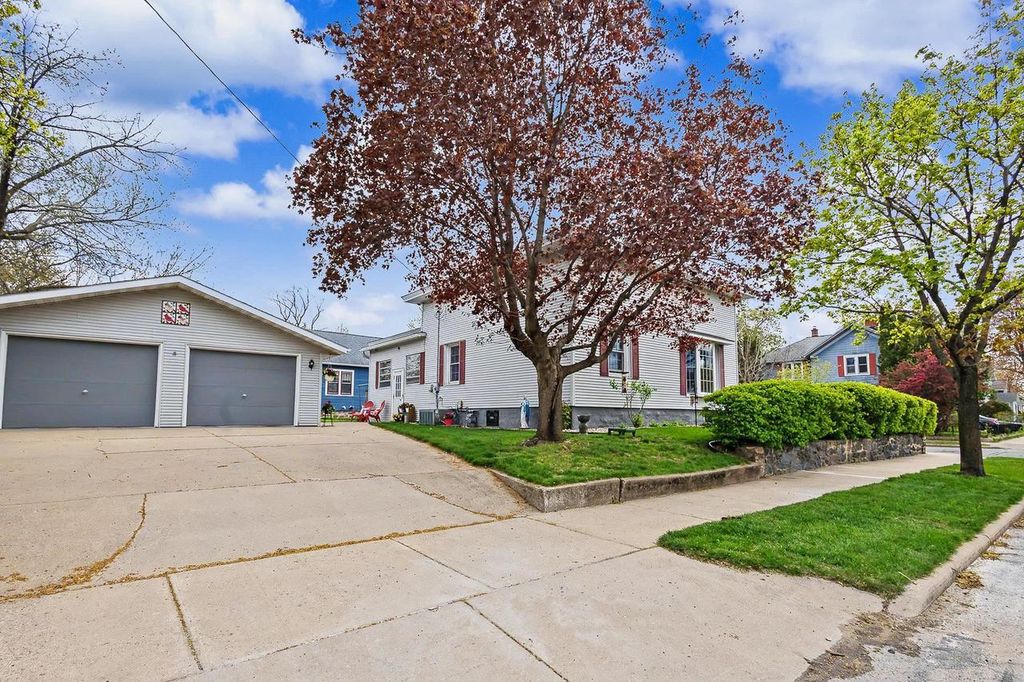 Photo of 1901 Strongs AVENUE, Stevens Point, WI 54481 (MLS # 22601948)