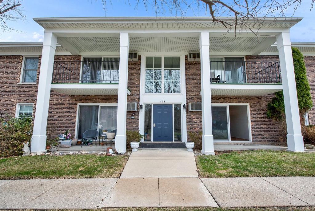 Photo of 108 Evelyn LANE #Unit B, Lake Geneva, WI 53147 (MLS # 1947458)