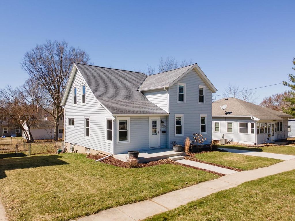 Photo of 321 Clarence STREET, Fort Atkinson, WI 53538 (MLS # 2019279)