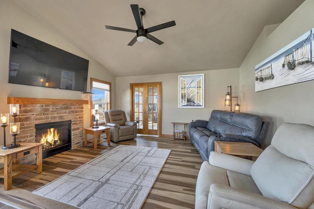 Photo of 3865 Meunier LANE, Green Bay, WI 54311 (MLS # 50322108)