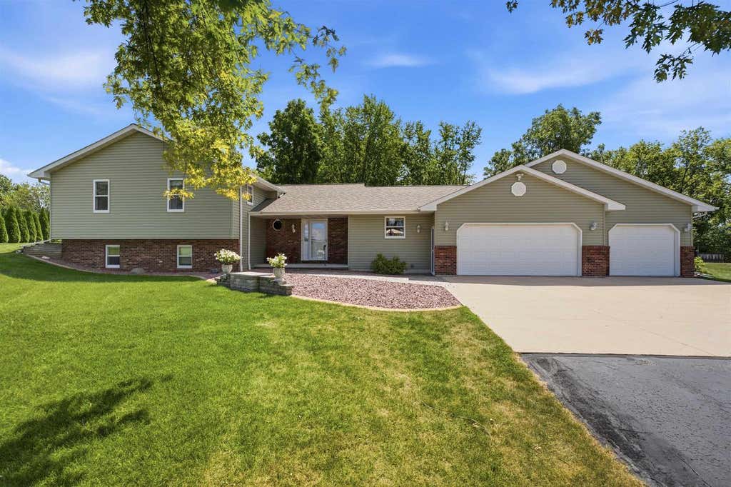 Photo of W6817 Appletree COURT, Greenville, WI 54942 (MLS # 50331324)