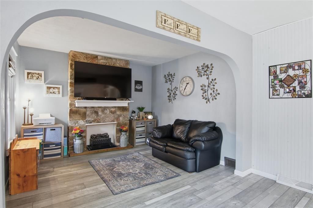 Photo of 609 Morningside DRIVE, Eau Claire, WI 54703 (MLS # 1601068)