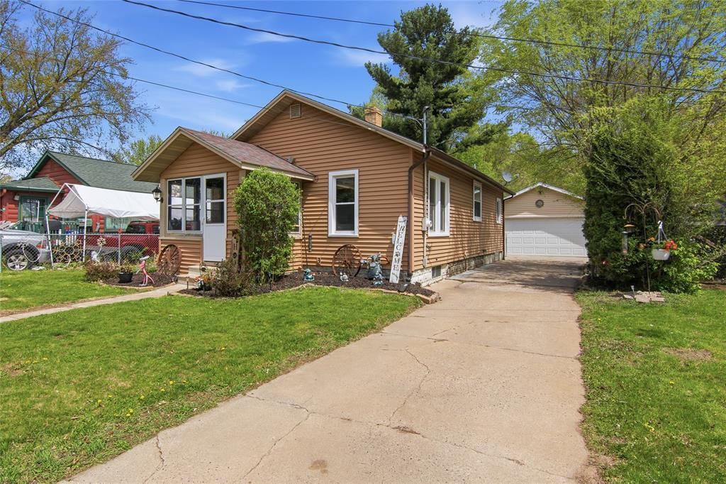Photo of 609 Morningside DRIVE, Eau Claire, WI 54703 (MLS # 1601068)