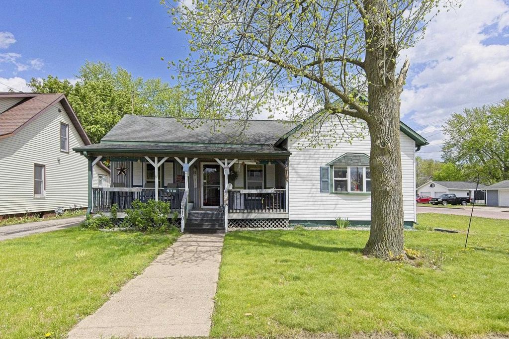 Photo of 410 12th Street North ST, Wisconsin Rapids, WI 54494 (MLS # 22602076)