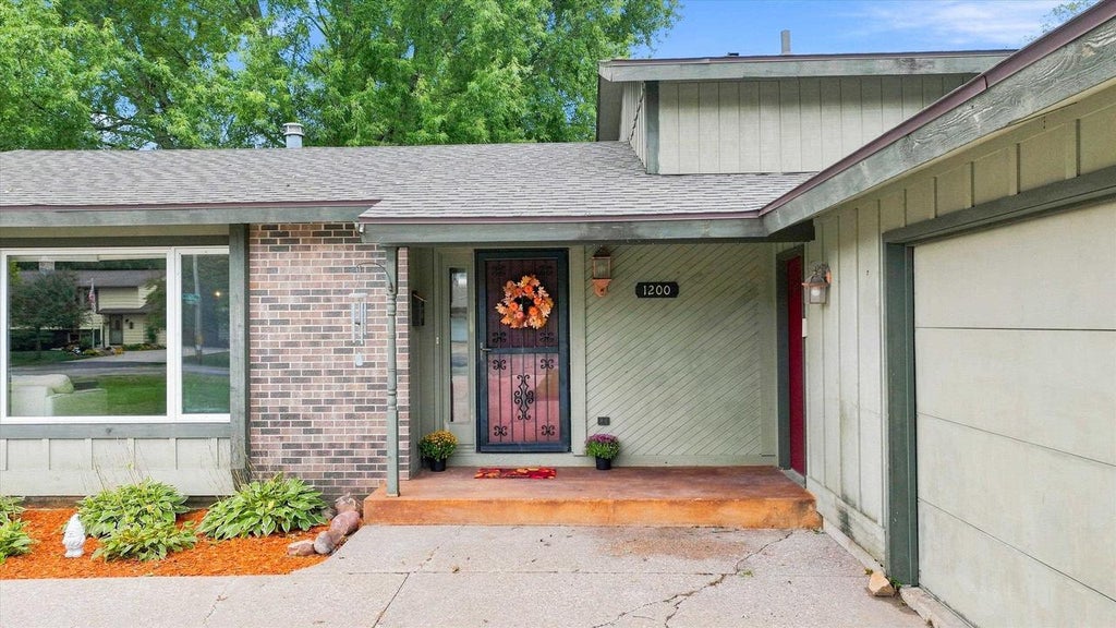 Photo of 1200 E 21st STREET, Marshfield, WI 54449 (MLS # 22604229)