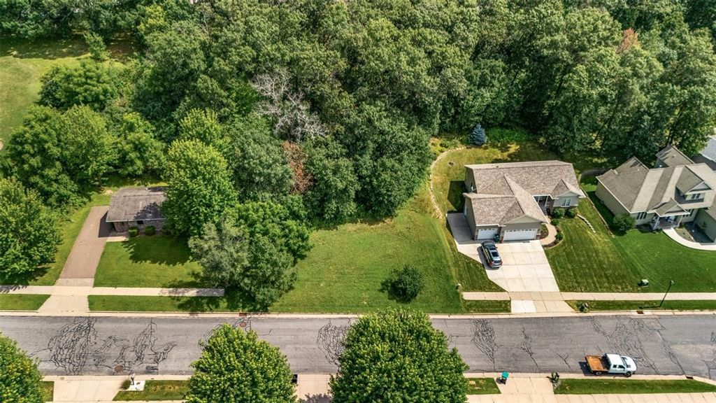 Photo of 341 Monte Carlo Dr, Eau Claire, WI 54703 (MLS # 1599745)