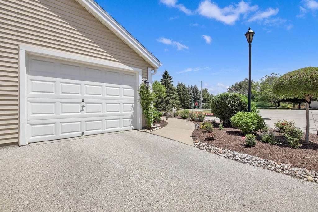 Photo of 2101 E Broadway #D, Waukesha, WI 53186 (MLS # 1965973)