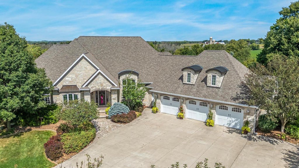 Photo of W7358 W Spencer ROAD, Appleton, WI 54914 (MLS # 50334962)