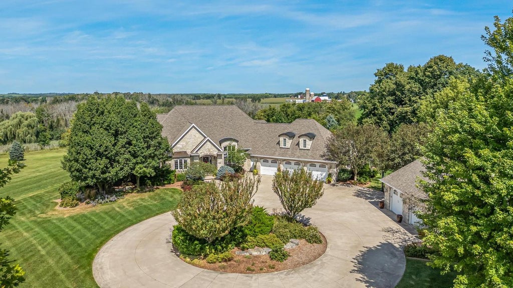 Photo of W7358 W Spencer ROAD, Appleton, WI 54914 (MLS # 50334962)
