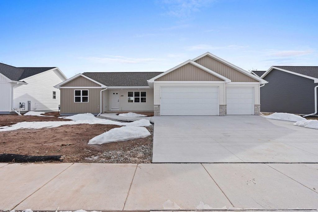 Photo of N9272 Constellation DRIVE, Appleton, WI 54915 (MLS # 50322690)