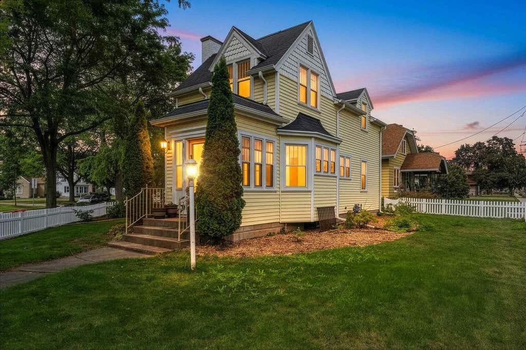 Photo of 1312 W Packard STREET, Appleton, WI 54914 (MLS # 50331130)