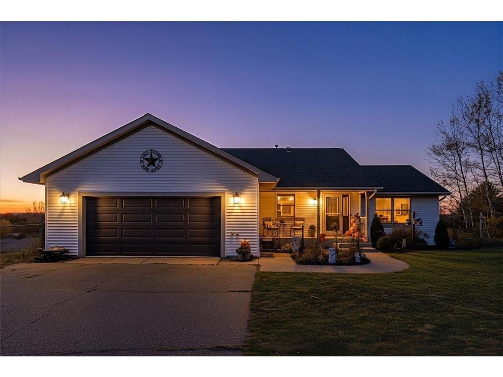 Photo of 1533 Hallewood BOULEVARD, New Richmond, WI 54017 (MLS # 7004485)