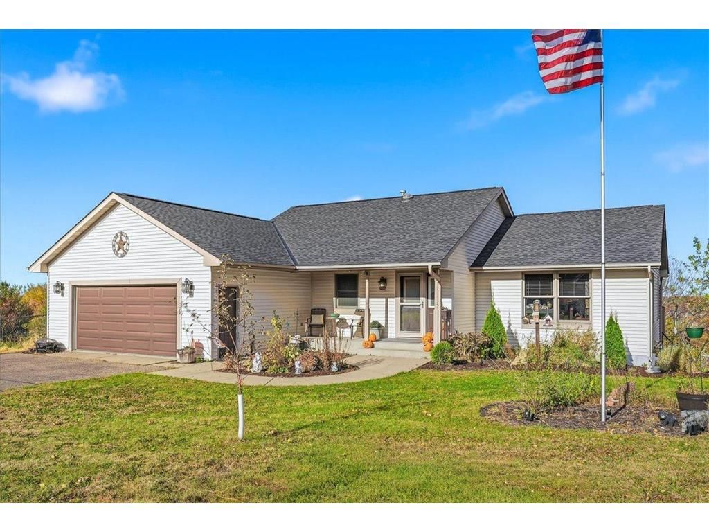 Photo of 1533 Hallewood BOULEVARD, New Richmond, WI 54017 (MLS # 7004485)