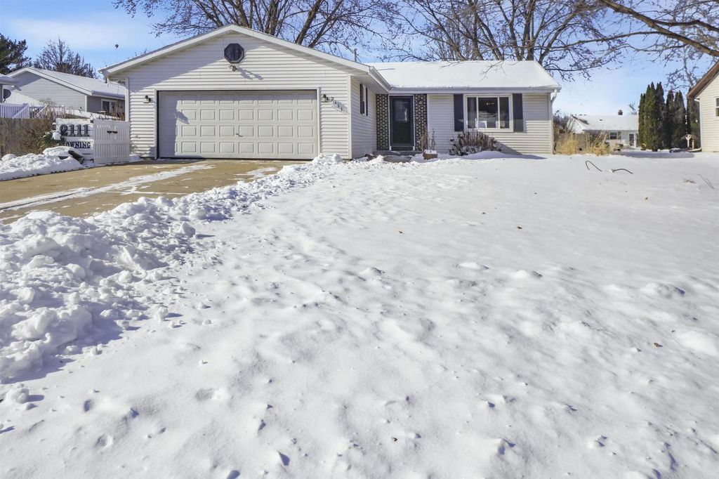 Photo of 2111 Browning DRIVE, Janesville, WI 53546 (MLS # 2015617)