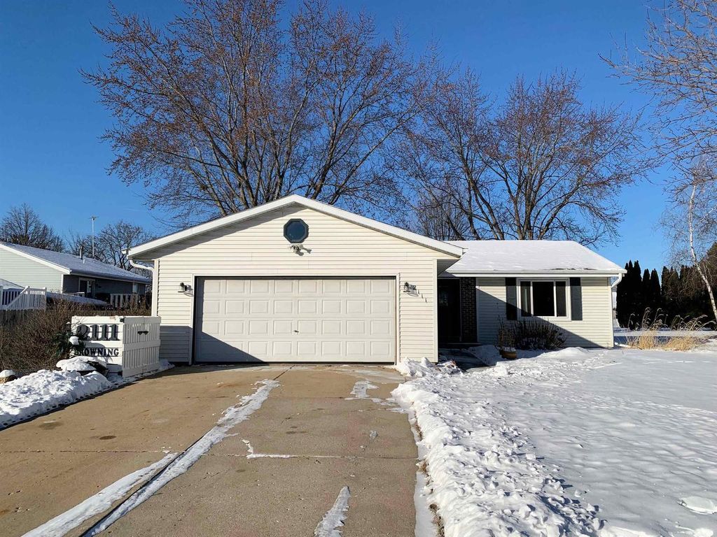 Photo of 2111 Browning DRIVE, Janesville, WI 53546 (MLS # 2015617)