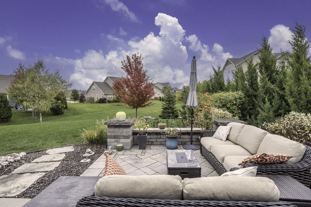 Photo of W198N5686 Powell DRIVE, Menomonee Falls, WI 53051 (MLS # 1945782)