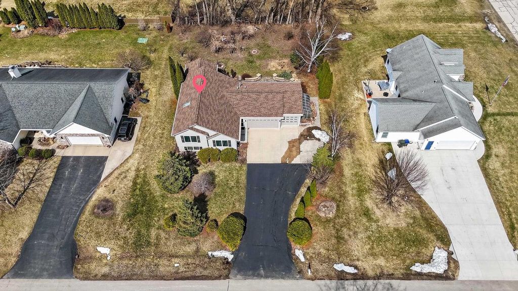 Photo of 5138 Island ROAD, Butte Des Morts, WI 54927 (MLS # 50325565)