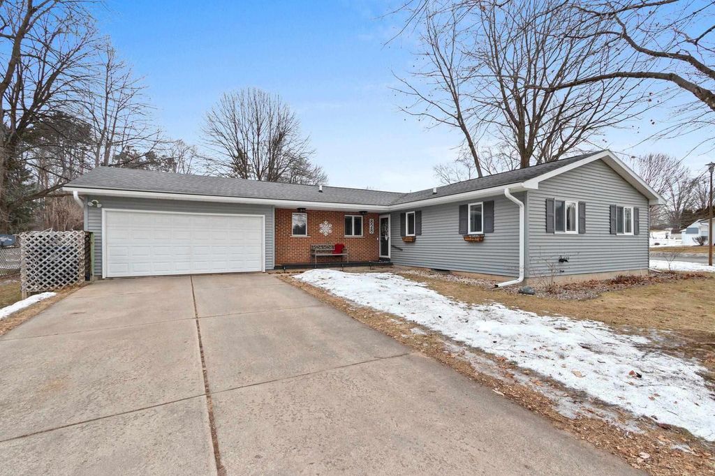 Photo of 828 Robin LANE, Shawano, WI 54166 (MLS # 50320096)