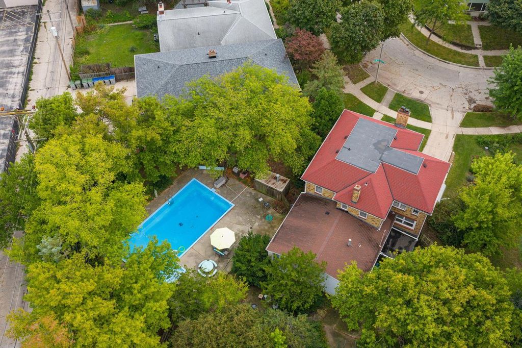 Photo of 4749 N 75th STREET, Milwaukee, WI 53218 (MLS # 1940292)