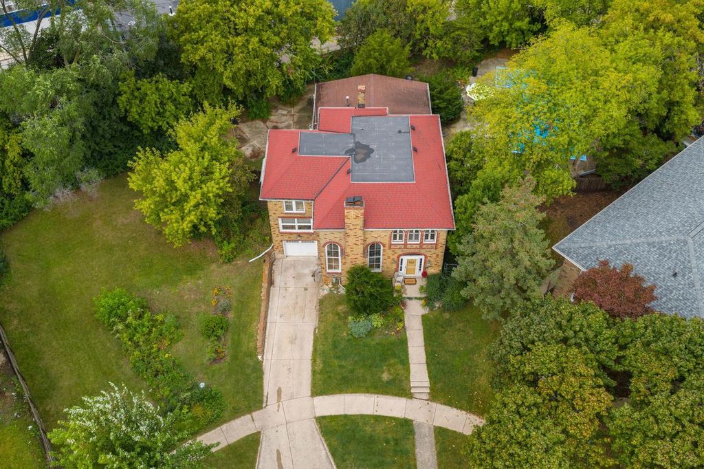 Photo of 4749 N 75th STREET, Milwaukee, WI 53218 (MLS # 1940292)