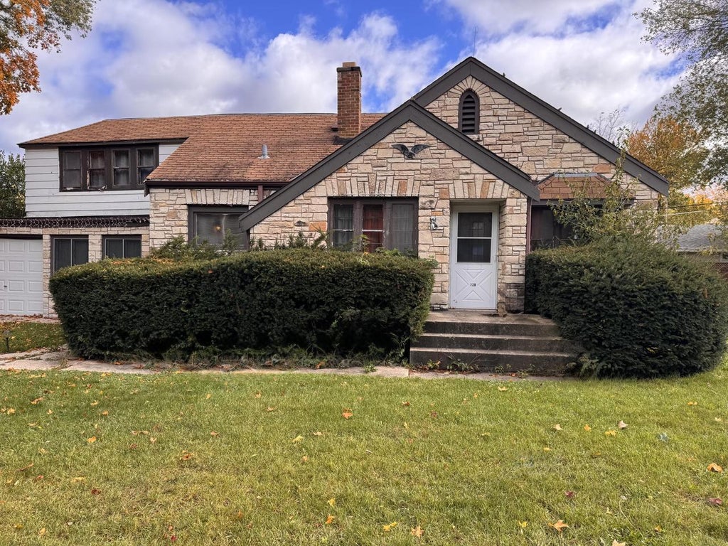 Photo of 728 N 116th STREET, Wauwatosa, WI 53226 (MLS # 1985302)