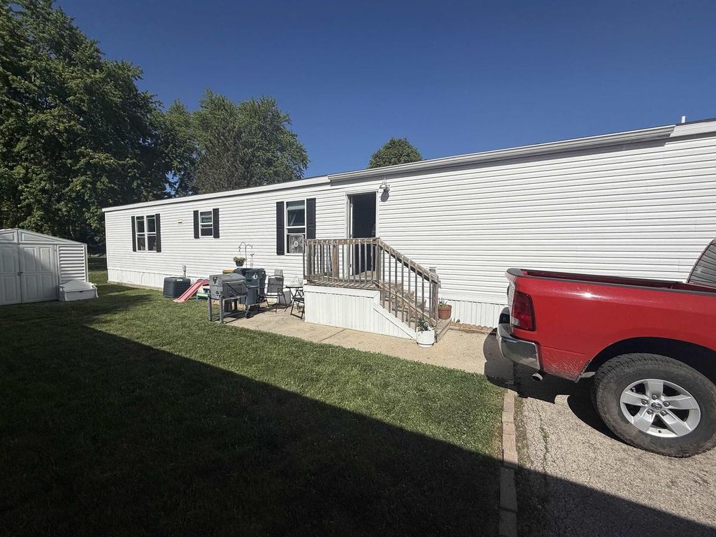 Photo of 871 S Main STREET #184, Fond Du Lac, WI 54935 (MLS # 2024854)