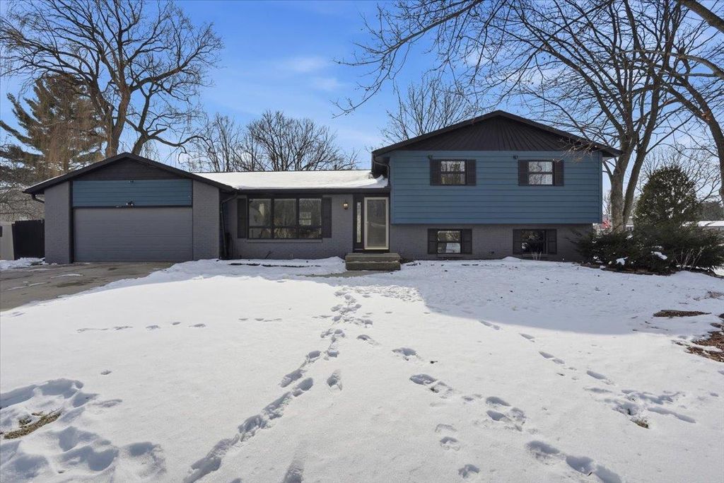 Photo of 1515 Calico LANE, Sun Prairie, WI 53590 (MLS # 2015687)