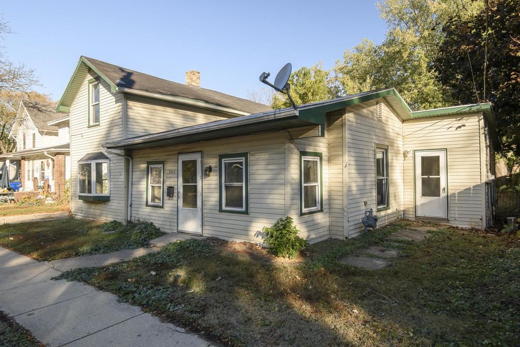 Photo of 535 Vernon AVENUE, Beloit, WI 53511 (MLS # 1942882)