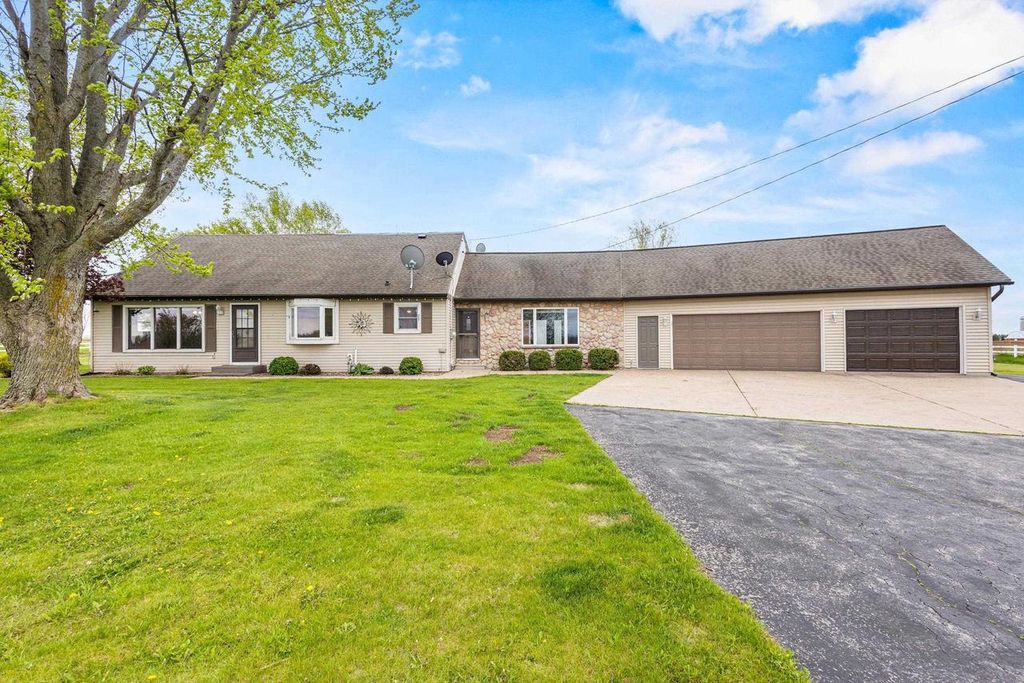 Photo of 5184 Finger ROAD, Green Bay, WI 54311 (MLS # 50325843)