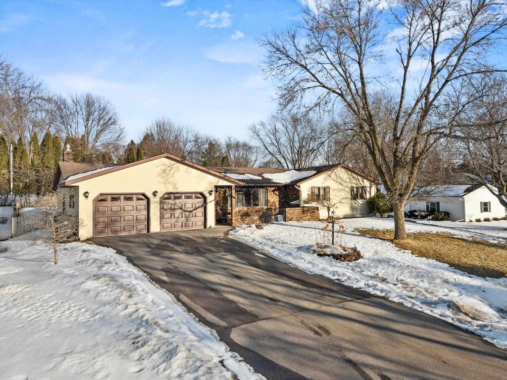 Photo of 1307 N Wood AVENUE, Marshfield, WI 54449 (MLS # 22600612)