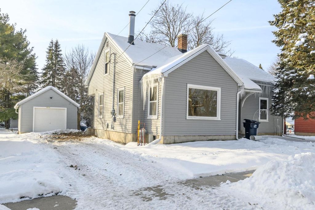Photo of 511 Horicon STREET, Horicon, WI 53032 (MLS # 1945322)