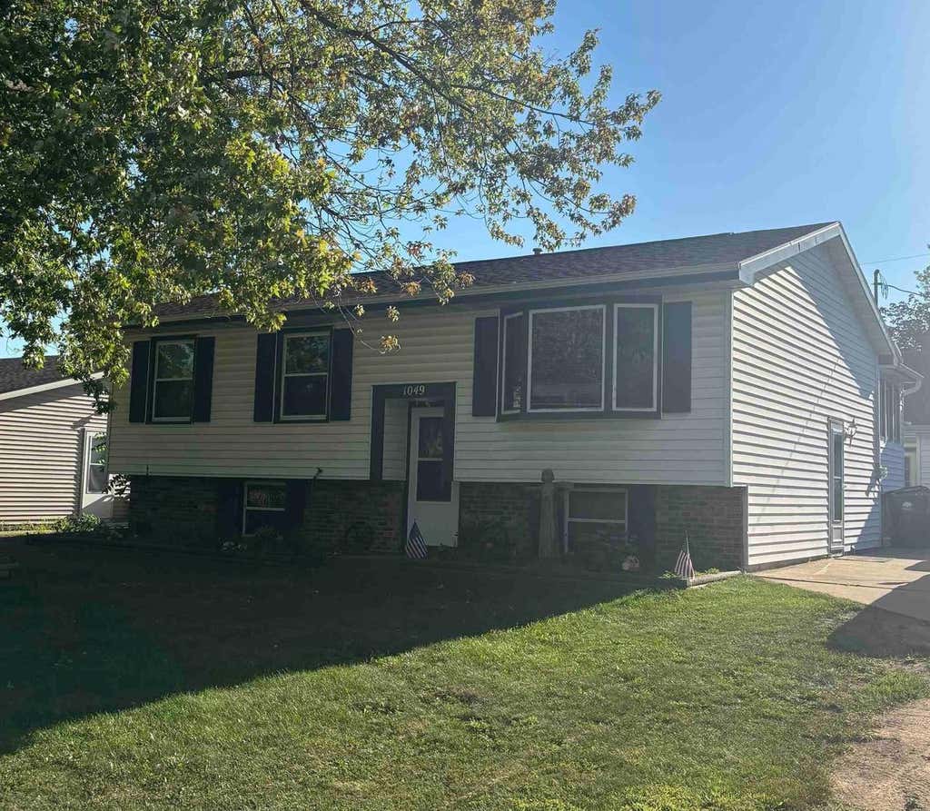 Photo of 1049 Gillingham ROAD, Neenah, WI 54956 (MLS # 50331177)