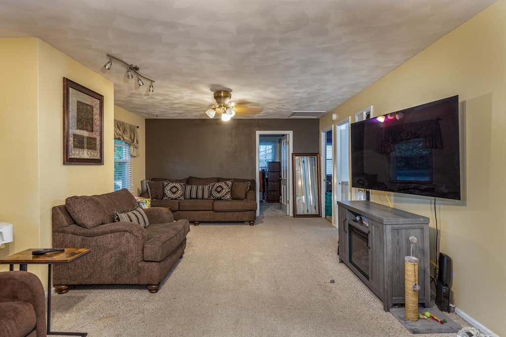 Photo of 1049 Gillingham ROAD, Neenah, WI 54956 (MLS # 50331177)