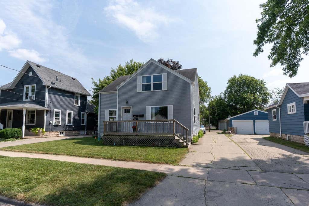 Photo of 325 E Hancock STREET, Appleton, WI 54911 (MLS # 50330638)