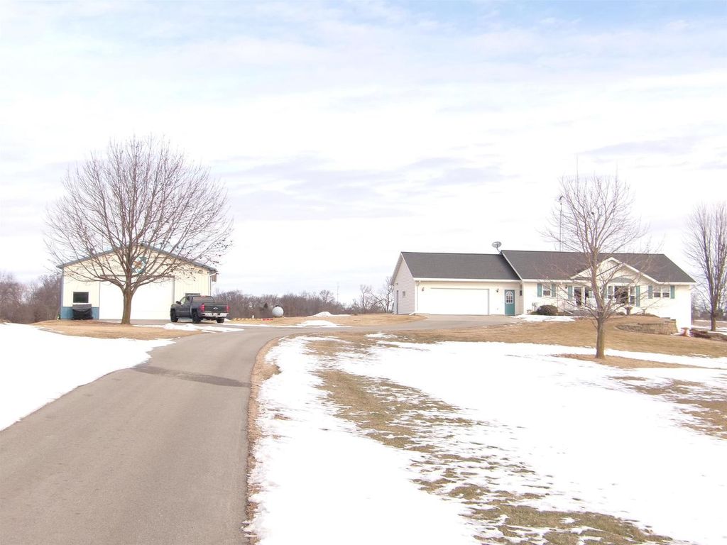 Photo of W13325 County Rd AS ROAD, Brandon, WI 53919 (MLS # 2016526)