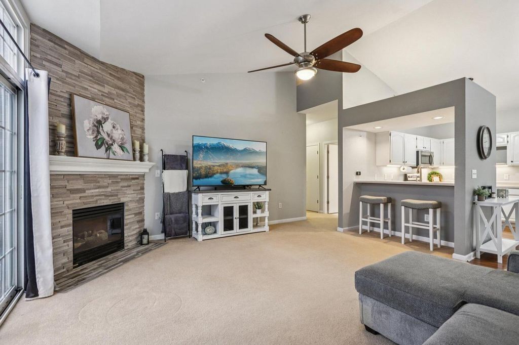 Photo of 4961 W Maple Leaf CIRCLE, Greenfield, WI 53220 (MLS # 1945633)