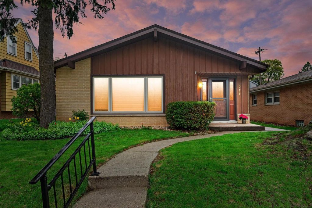 Photo of 5224 W Rita DRIVE, Milwaukee, WI 53219 (MLS # 1959435)